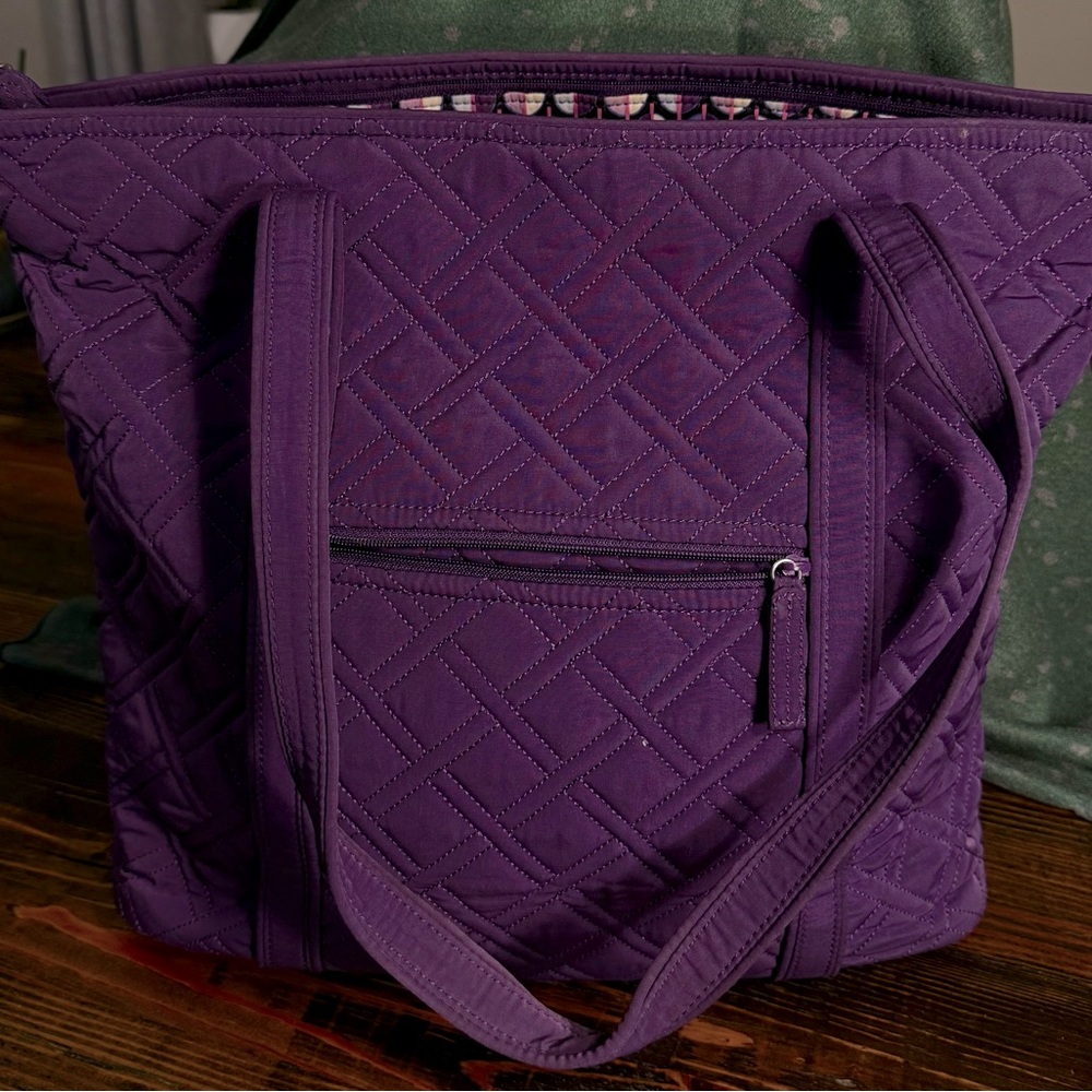 EUC Vera Bradley Zip Vera Tote Elderberry